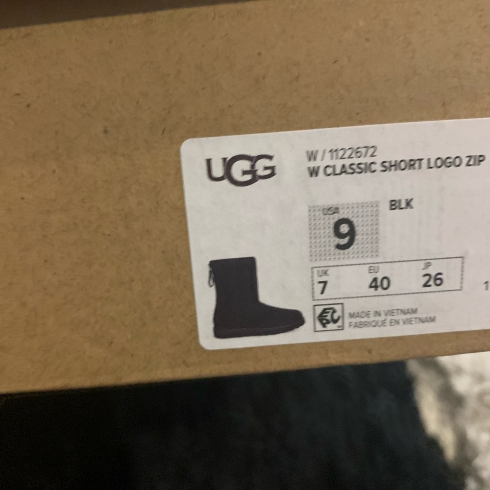Real Ugg boots size 9 women NWT